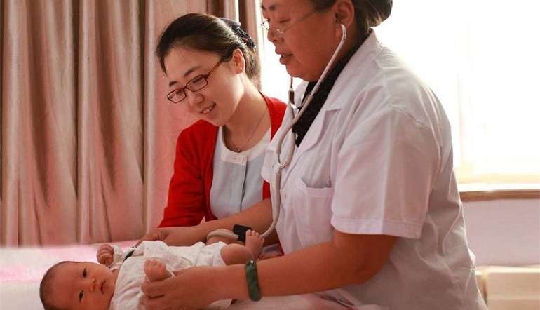 新加坡满月阁国际月子会所新生儿护理